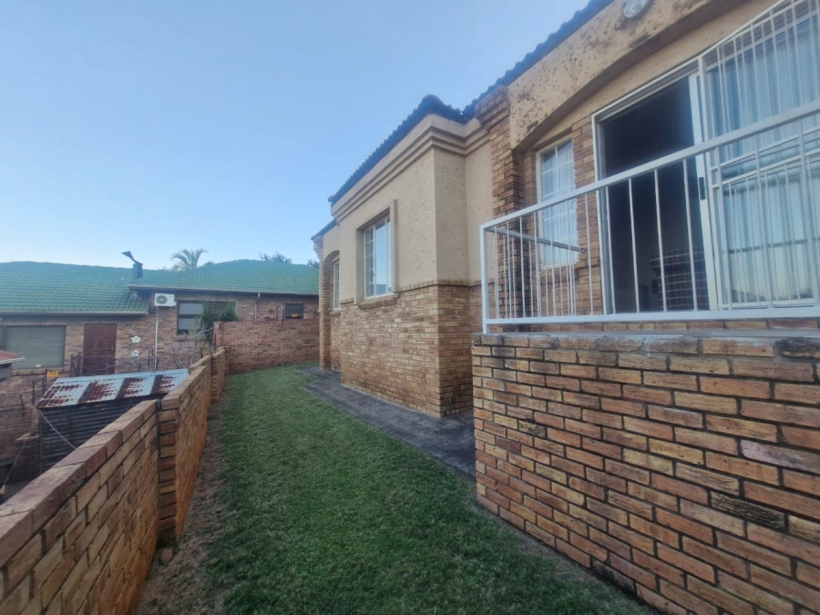 3 Bedroom Property for Sale in Safari Gardens North West